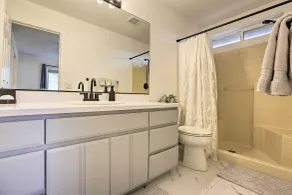 Pet-friendly Bend Home w/ Hot Tub & Patio! - Bad