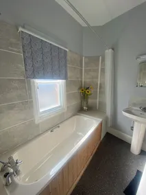 The Stokesay Inn - Bathroom