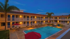 Motel 6-Carlsbad, CA Beach - Piscine
