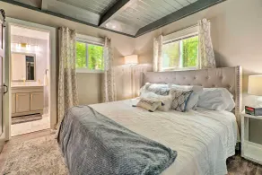 Pet-Friendly Stanwood Sanctuary w/ Fire Pit! - Interior