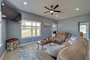 Stroll to Lake & State Park! Cozy Vian Cabin - Interiør