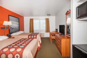Super 8 by Wyndham Cloverdale Wine Country - Room