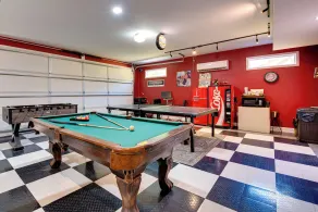 Shared Game Room & Lake Access: Hiram Apartment - Interiör