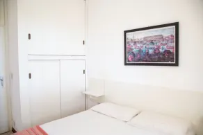 Spacious first-floor flat near the beach - Værelse