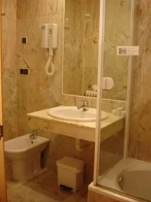 Albergue Revolutum Hostel - Bad