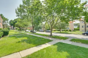Walk to Train: Convenient Skokie Condo! - Intérieur