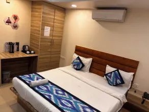 Hotel Gulabi Nagri - Room
