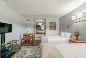 OYO Holiday Capri Motel & Rv Park - Rum