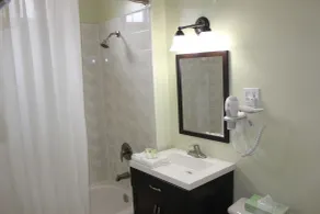 Super 8 by Wyndham San Francisco/Union Square Area - Salle de bain