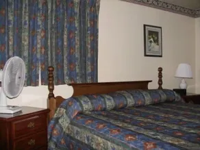 Comerford's Ocean View Suites - Zimmer