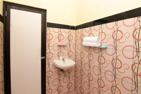 OYO 2162 Pondok Wisata Sri Widodo - Bathroom