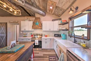 Modern Stephenville Farmhouse: 8 Mi to Dtwn! - Innvendig