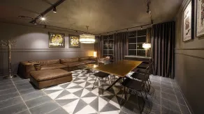 Moyen Hotel - Restaurant
