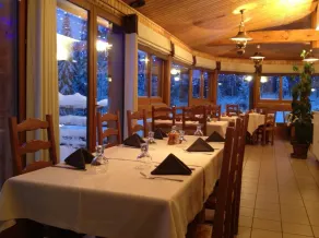 Auberge De La Croix Perrin - Restaurant