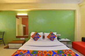Fabexpress Vibrant Residency - Camera