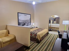 Super 8 by Wyndham Weslaco - Chambre