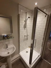 The Coach and Horses - Bathroom
