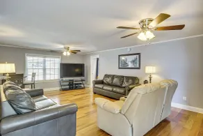 Walk to Marina! Prosperity Home w/ Screened Porch - Innenbereich