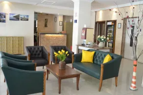 Kleopatra Carina Hotel - Lobby sitting area