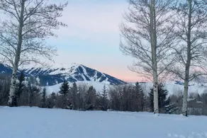 NY! Unik Mountain Getaway w / 2 möblerade däck - Interiör