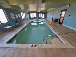 Holiday Inn Express & Suites Junction City by IHG - Piscine