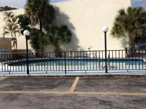 Cadillac Motel - Pool