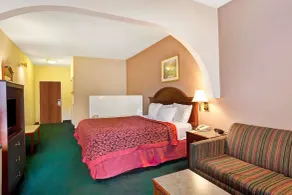 Days Inn & Suites by Wyndham Louisville SW - Chambre