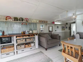 The Artist's Cabin By The Sea - Living area
