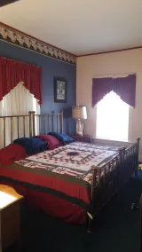 Inn of the Six-Toed Cat - Rom