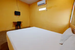 Hotel O Pondok Akhmal 2 Near Kantor Desa Pattinoang - Zimmer