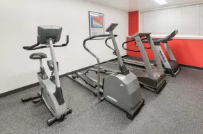 Ramada by Wyndham Sherwood Park - Salle de remise en forme