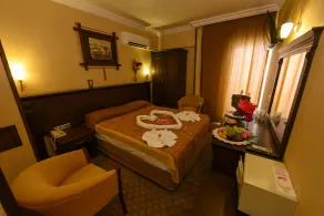 Karen Hotel - Zimmer