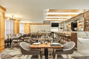 Crowne Plaza Seattle - No Resort Fee - Newly Renovated IHG Hotel - Restaurang