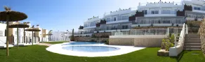Novabeach Apartments - Marholidays - Piscine