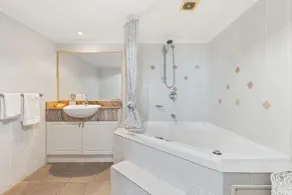 Riverdance Apt. 14 - Bathroom