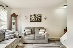 4 Mi to Dtwn Rochester: Charming Apt w/ Patio! - Intérieur
