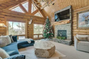 Ski-In, Ski-Out Group Getaway in Harbor Springs! - Innenbereich