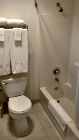 Lewis River Inn - Bathroom