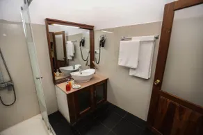 Grand Kalundawa - Dambulla's Hidden Secret - Baño
