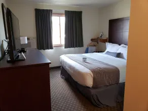 Cobblestone Inn & Suites - Merrill - Rum