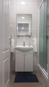 Marko Airport Rooms - Bathroom