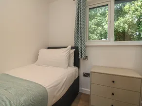 Bay - Room