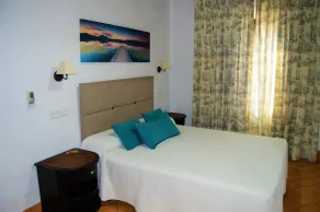 Apartamentos Turísticos - Hostal Los Alisos - Rum