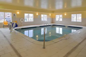 Holiday Inn Express Hotel & Suites Omaha West by IHG - Basseng