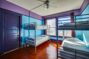 Lucky D's Youth and Traveler's Hostel - Room