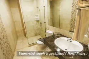 Hotel Gren Alia Jakarta - Bathroom