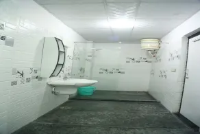 Hotel Golden Inn - Bathroom