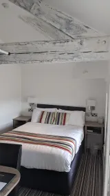 Healds Hall Hotel - Room