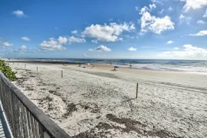 Airy Oceanfront Condo: Steps to Daytona Beach - Interior