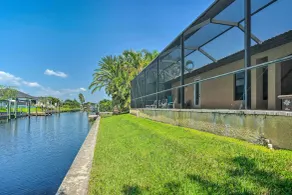 Private Pool & Grill: Canalfront Cape Coral Home - Innenbereich